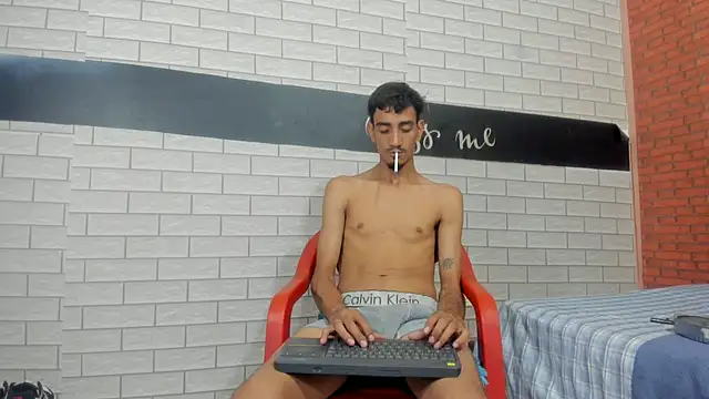 Snapshot of Sexvergon_26 chatting on October 13, 8:09 pm Sexvergon 26 online show from October 13, 8:09 pm