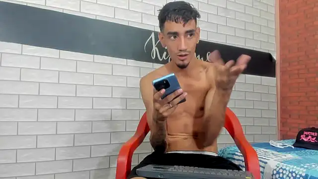 Snapshot of Sexvergon_26 chatting on October 25, 8:36 pm Sexvergon 26 online show from October 25, 8:36 pm