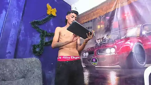 Snapshot of Sexvergon_26 chatting on February 6, 4:28 am Sexvergon 26 online show from February 6, 4:28 am