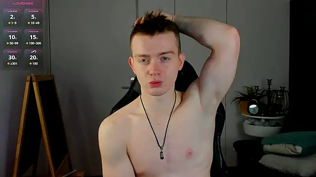 Snapshot of Happydeimos chatting on November 17, 10:15 pm Happydeimos online show from November 17, 10:15 pm