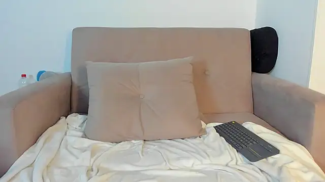 Snapshot of marie_pourtoii chatting on June 11, 12:32 am marie pourtoii online show from June 11, 12:32 am