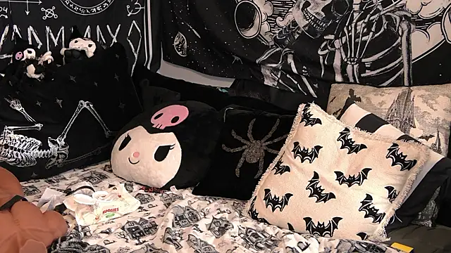 Paige Turner online show from March 2, 4:14 am