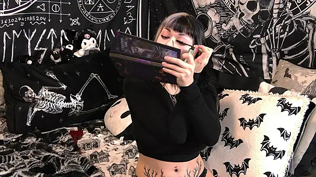Paige Turner online show from March 18, 3:09 am