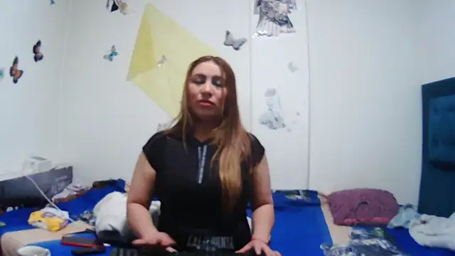 Snapshot of AddyStuart_ chatting on June 24, 4:11 am AddyStuart online show from June 24, 4:11 am