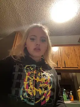 JuicyExxxperience online show from February 18, 2:24 pm