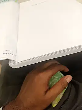 hotboy43339 online show from December 5, 3:48 am