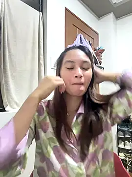 LanySylvia online show from December 19, 4:36 pm