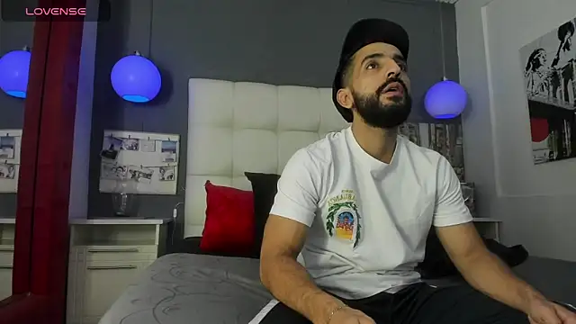 Yiyo10  online show from February 13, 3:57 am