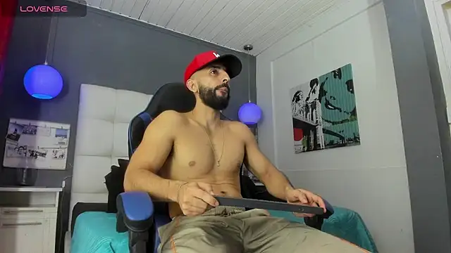 Yiyo10  online show from February 19, 4:30 am