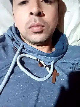 Snapshot of Tuslabios chatting on July 7, 10:41 am Tuslabios online show from July 7, 10:41 am
