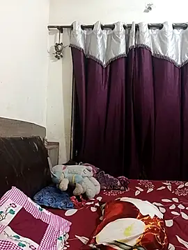 MEERAcle online show from March 12, 2:23 pm