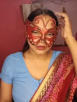 Snapshot of MEERAcle chatting on June 3, 3:42 am MEERAcle online show from June 3, 3:42 am