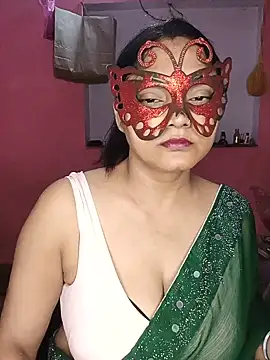 Snapshot of MEERAcle chatting on July 2, 3:23 am MEERAcle online show from July 2, 3:23 am