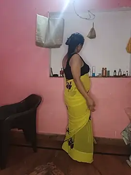 Snapshot of MEERAcle chatting on July 6, 3:03 pm MEERAcle online show from July 6, 3:03 pm