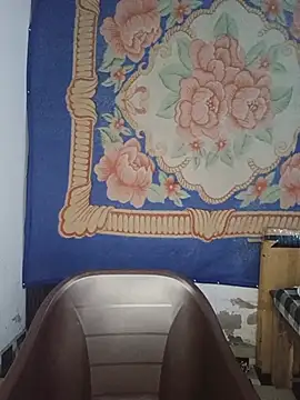 Snapshot of MEERAcle chatting on July 23, 2:53 am MEERAcle online show from July 23, 2:53 am