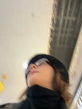 Only April online show from December 5, 8:01 am