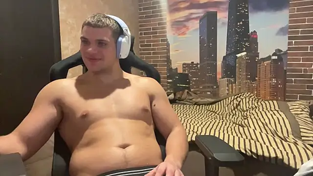 MusclePhantom online show from October 30, 9:15 pm