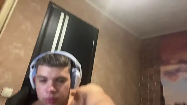 MusclePhantom online show from November 23, 10:09 pm