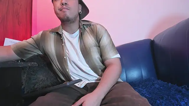 Snapshot of juanmechanic_ chatting on July 14, 10:26 pm juanmechanic online show from July 14, 10:26 pm