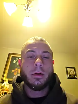 Snapshot of MushroomM1 chatting on October 12, 2:10 am MushroomM1 online show from October 12, 2:10 am