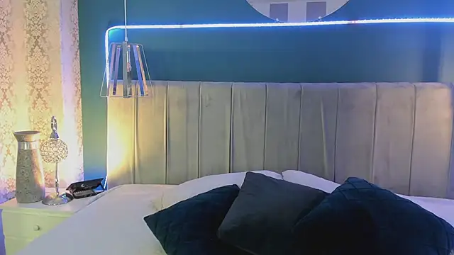 Snapshot of _Maccaa_ chatting on October 24, 12:23 pm Maccaa online show from October 24, 12:23 pm