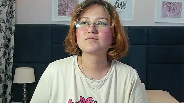 isa grey  online show from December 5, 5:05 am