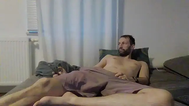 Snapshot of XLBarehengst chatting on December 4, 2:48 pm XLBarehengst online show from December 4, 2:48 pm