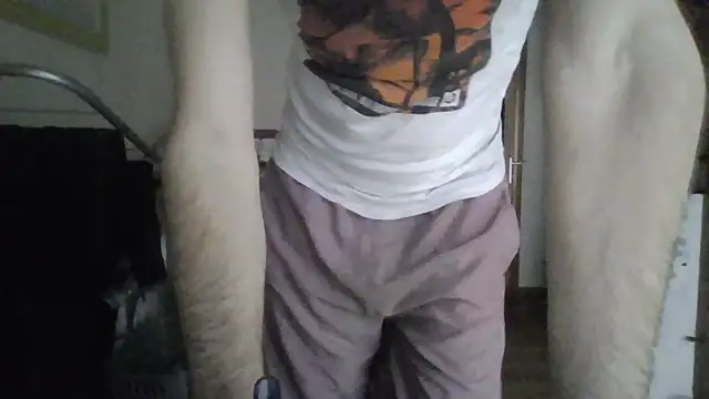 Snapshot of XLBarehengst chatting on December 17, 2:12 pm XLBarehengst online show from December 17, 2:12 pm