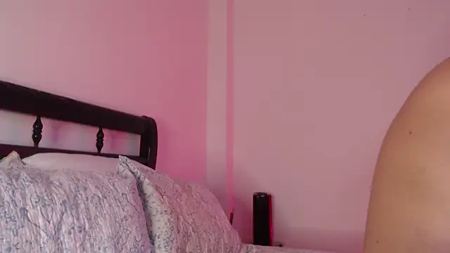 Snapshot of lucyymaximo chatting on May 31, 11:28 am lucyymaximo online show from May 31, 11:28 am