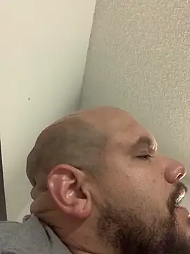 Snapshot of shakeweight chatting on October 20, 8:15 am shakeweight online show from October 20, 8:15 am