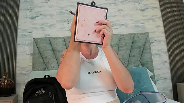 ShanelEvans online show from October 23, 6:50 pm