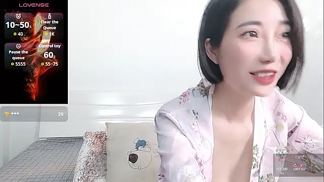 Snapshot of YIWA-2000 chatting on May 14, 3:57 am YIWA-2000 online show from May 14, 3:57 am