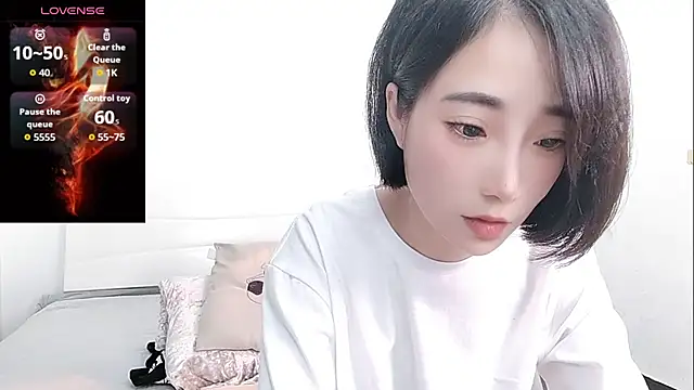 Snapshot of YIWA-2000 chatting on May 18, 3:57 am YIWA-2000 online show from May 18, 3:57 am