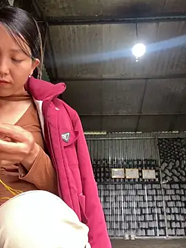 Huong-Ly online show from March 16, 8:51 am