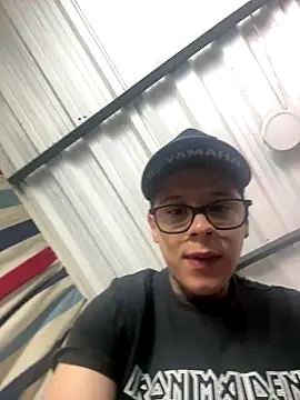 Snapshot of jordan_422 chatting on November 28, 7:16 pm jordan 422 online show from November 28, 7:16 pm