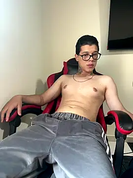 Snapshot of jordan_422 chatting on December 13, 8:58 pm jordan 422 online show from December 13, 8:58 pm