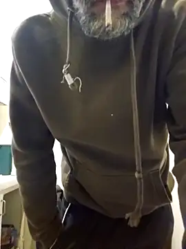 Snapshot of Stingles chatting on September 28, 7:14 am Stingles online show from September 28, 7:14 am