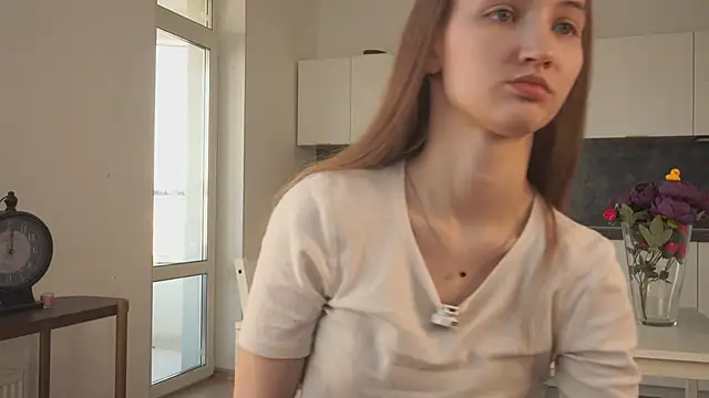 HenriettaCoppinger online show from October 18, 10:05 am