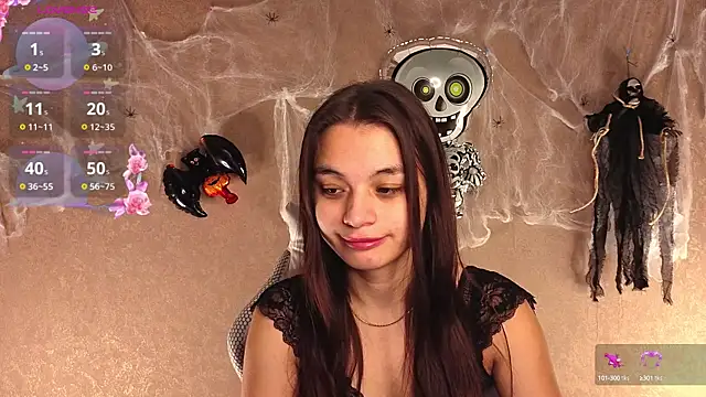 Snapshot of Leila_Hefner chatting on October 14, 2:23 am Leila Hefner online show from October 14, 2:23 am