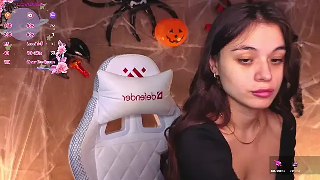 Snapshot of Leila_Hefner chatting on October 21, 2:45 am Leila Hefner online show from October 21, 2:45 am