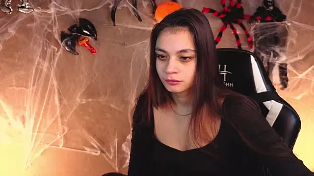 Snapshot of Leila_Hefner chatting on October 29, 2:25 am Leila Hefner online show from October 29, 2:25 am