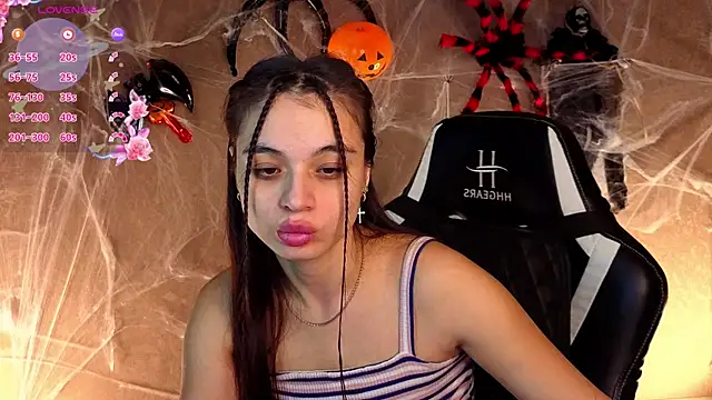 Snapshot of Leila_Hefner chatting on November 4, 2:43 am Leila Hefner online show from November 4, 2:43 am