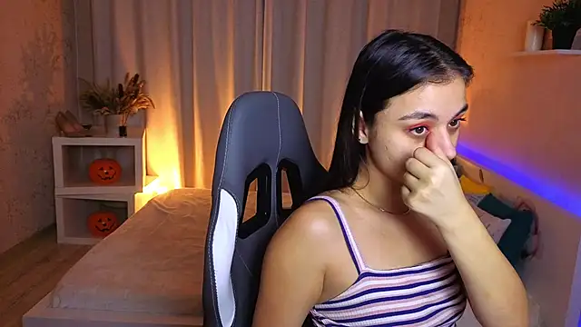 Snapshot of Leila_Hefner chatting on November 21, 3:16 am Leila Hefner online show from November 21, 3:16 am