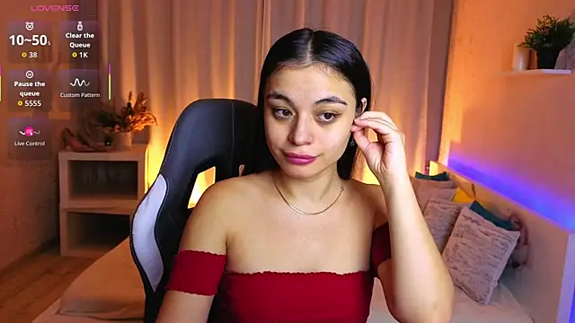 Snapshot of Leila_Hefner chatting on December 2, 2:50 am Leila Hefner online show from December 2, 2:50 am