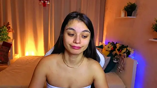 Snapshot of Leila_Hefner chatting on December 4, 2:43 am Leila Hefner online show from December 4, 2:43 am