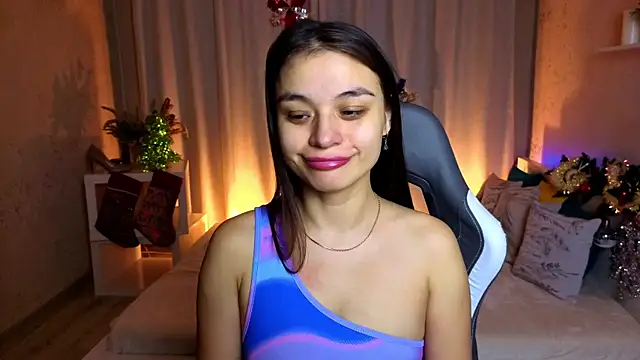 Snapshot of Leila_Hefner chatting on December 18, 2:50 am Leila Hefner online show from December 18, 2:50 am