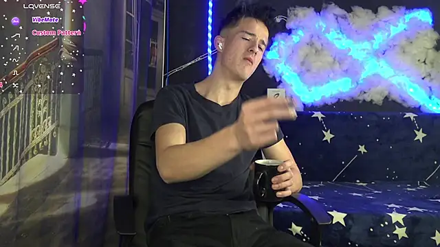 Snapshot of SirReed chatting on November 30, 4:05 am SirReed online show from November 30, 4:05 am