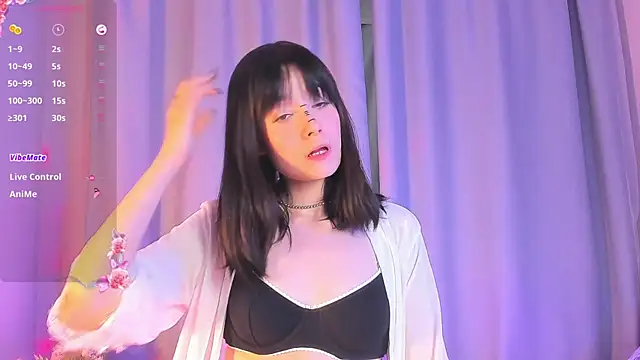 Honeey Beee online show from September 17, 7:15 pm