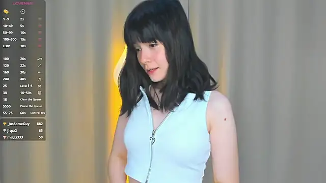 Honeey Beee online show from September 24, 7:17 pm