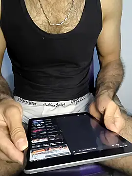 Snapshot of yazin199 chatting on September 9, 11:04 pm yazin199 online show from September 9, 11:04 pm